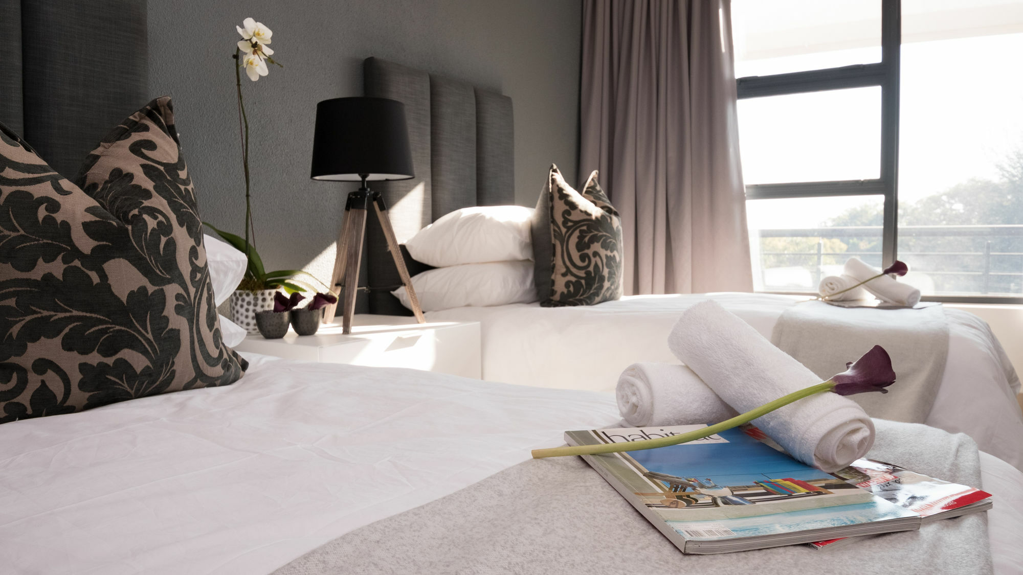 Odyssey Luxury Apartments - Back Up Generator โจฮันเนสเบิร์ก ภายนอก รูปภาพ