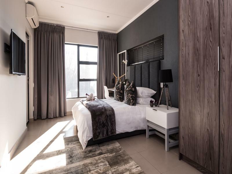 Odyssey Luxury Apartments - Back Up Generator โจฮันเนสเบิร์ก ภายนอก รูปภาพ